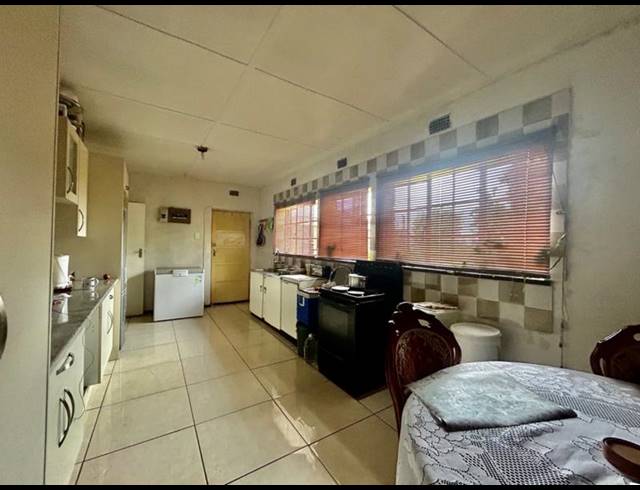 3 BEDROOM HOUSE FOR SALE IN VANDERBIJLPARK CW 5